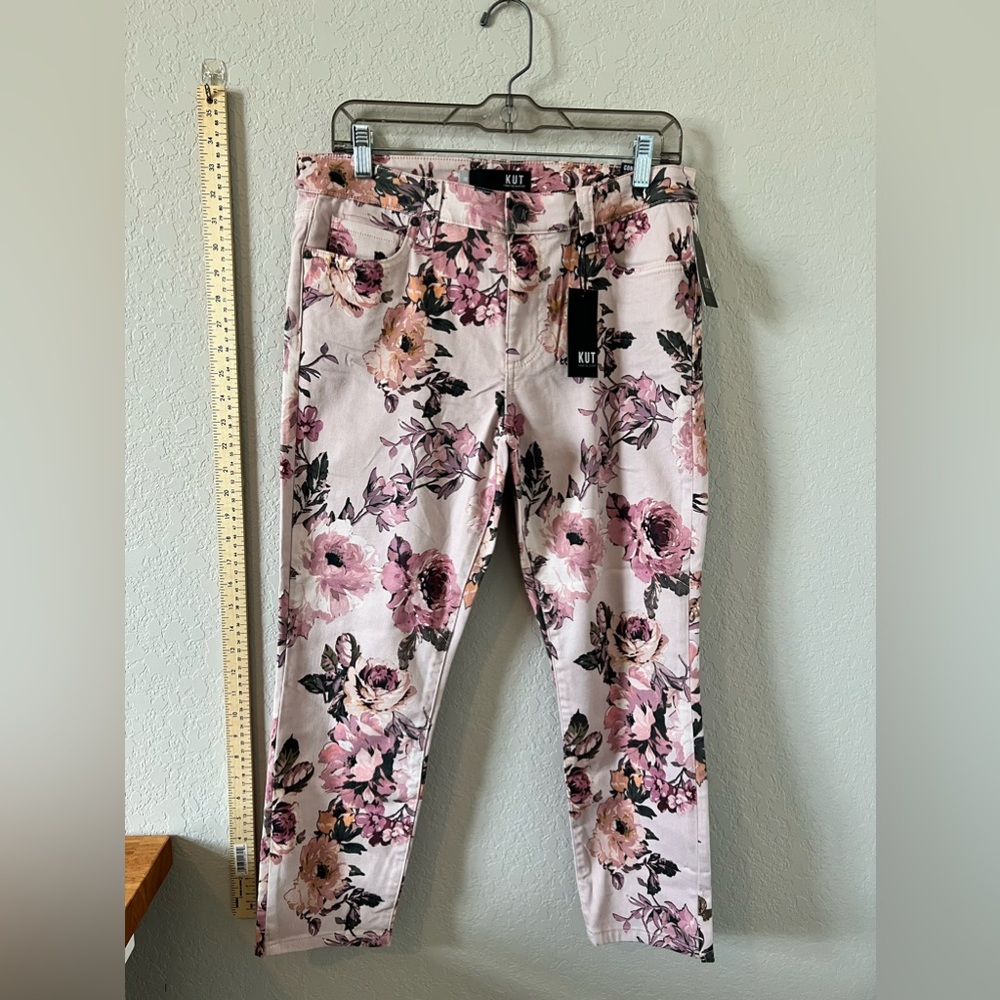 NWT Kut from the Kloth pink floral pants